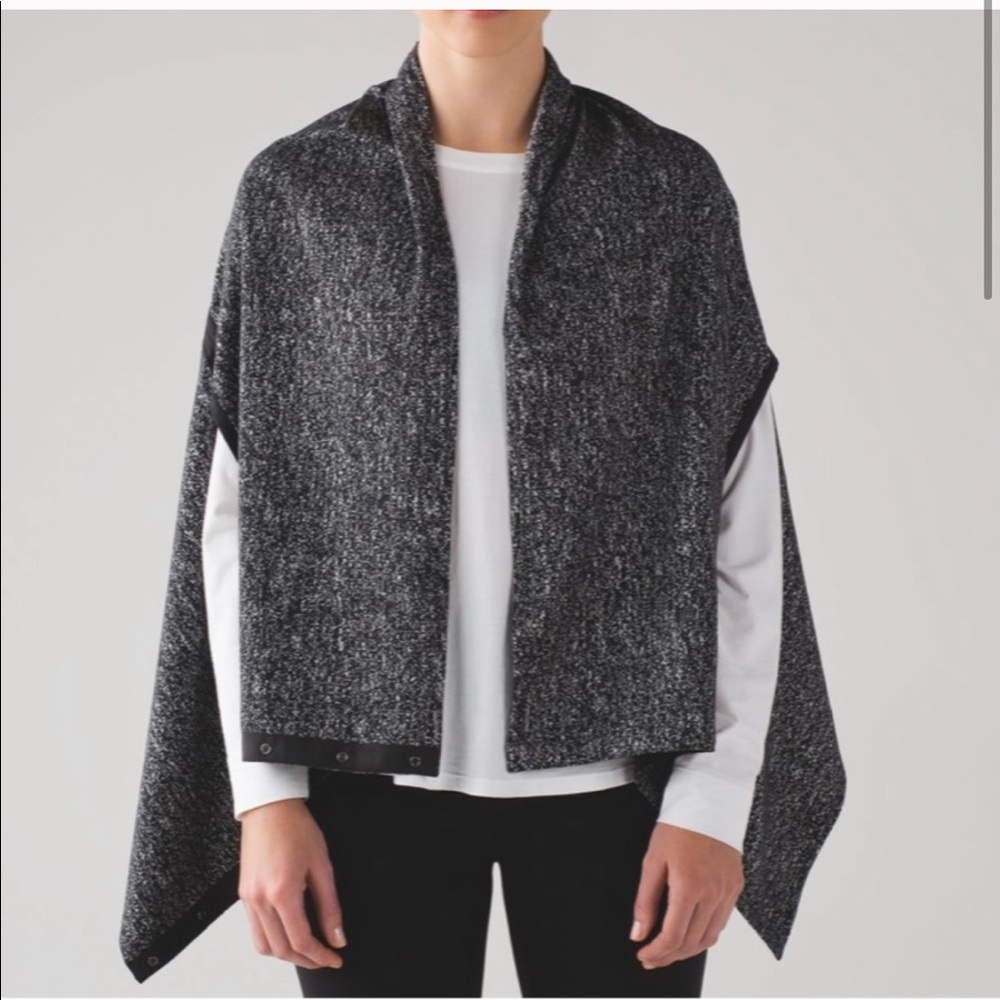 Lululemon • Vinyasa Wrap / Scarf Black * Like New